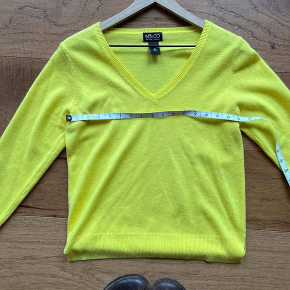 🦄 5/30-Vintage New York and Co Yellow Sweater - Picture 4 of 4